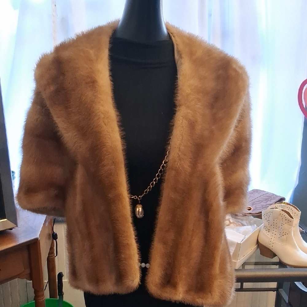 Luxurious Tan Fur Cape